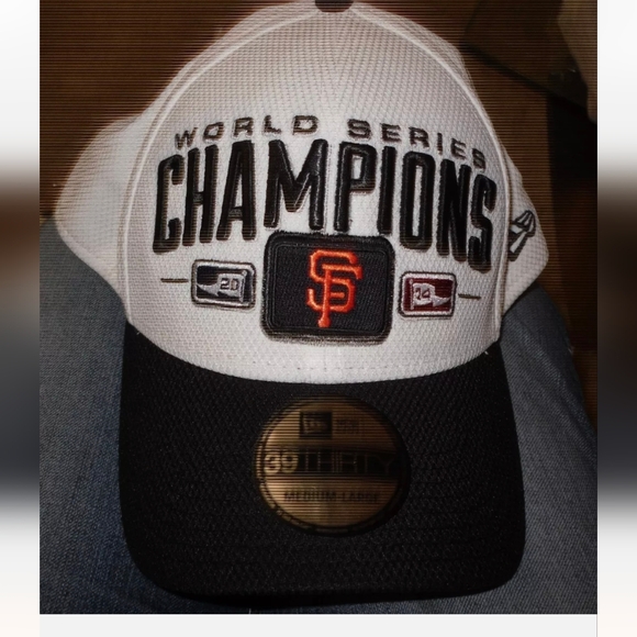San Francisco Giants 2014 World Series Champions Locker Room Flex Hat M/L - Picture 1 of 2